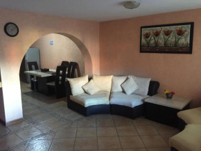 4 recamaras, zona sur, wifi, jardin, cochera